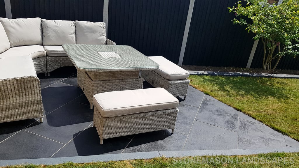Corner Triangle Garden, Black & Grey Patio - Brentwood Upminster Hornchurch Romford