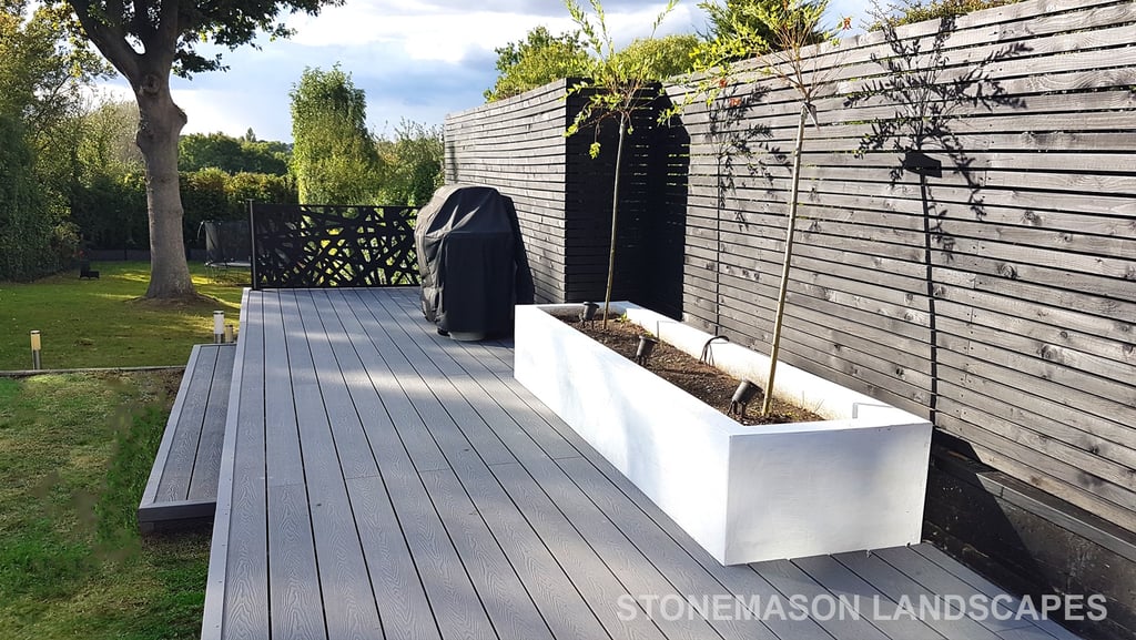 Plastic Composite Grey Modern Imitation Wooden Decking Terrace & Slatted Charcoal Fence