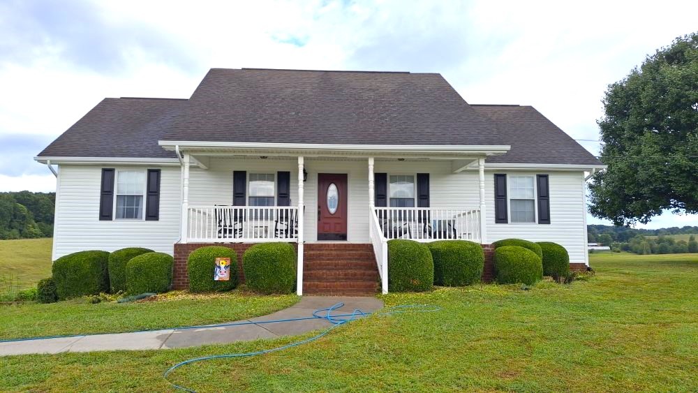 House wash in Bulls Gap, Tn 37711 near me by Bobs Pressure Washing LLC in Bulls Gap, Tn 37711 1