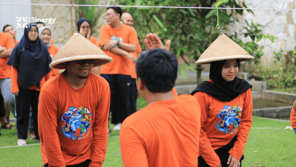 Outbound Team Building: Pengertian, Manfaat dan Contoh Aktivitas