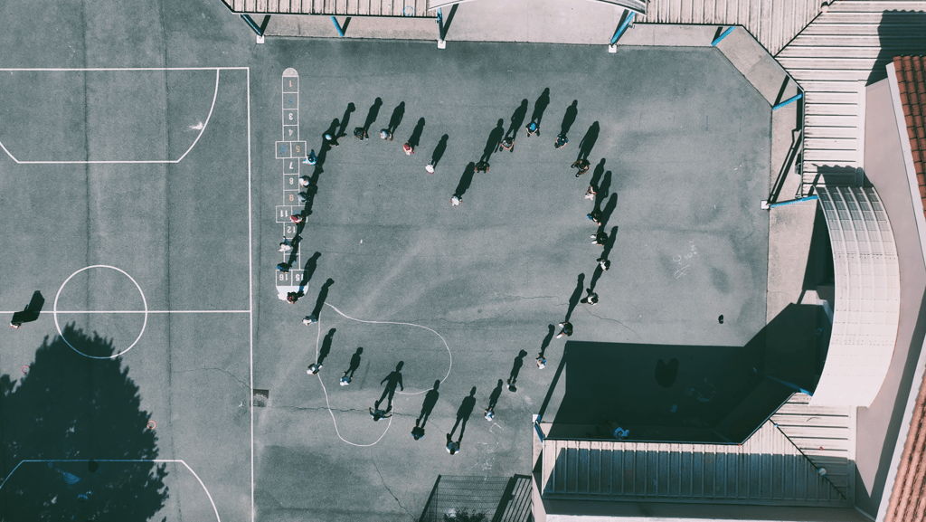 Cours d'école de Méjannes Le Clap