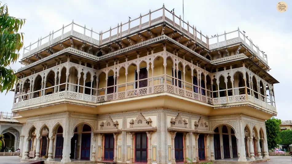 Explore Mubarak Mahal inside City Palace Jaipur, known for its beautiful Rajput-Mughal architecture and royal textile museum.