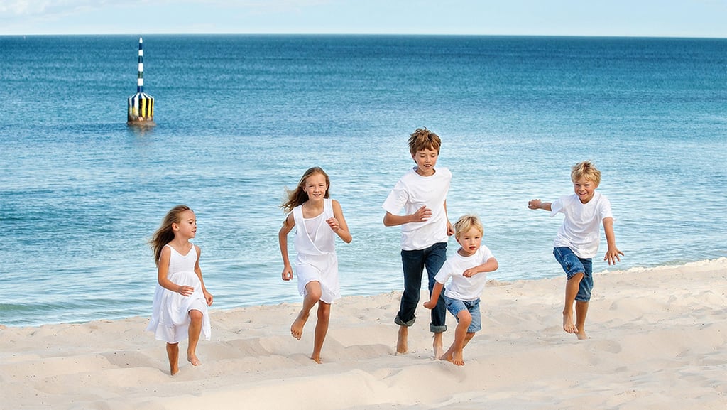 Natural family portrait photography by Perth family photographer Geoff Fisher