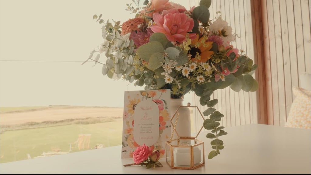 Bouquet de la mariée filmé par une vidéaste de mariage à Dinan