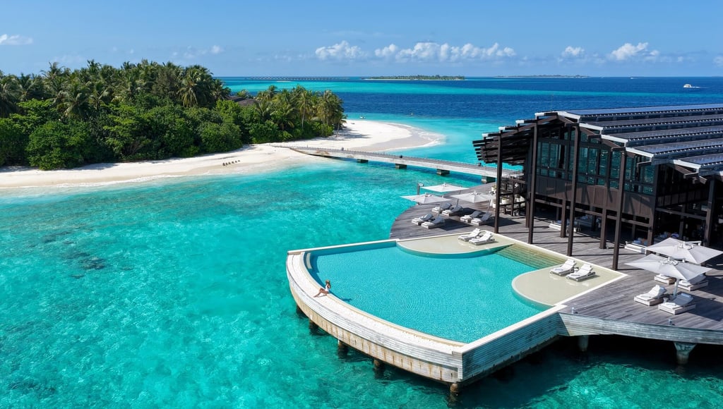 kudadoo maldives main pool