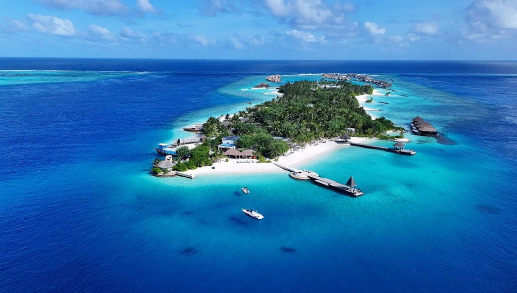 ozen-reserve-bolifushi-maldives-drone-island-view