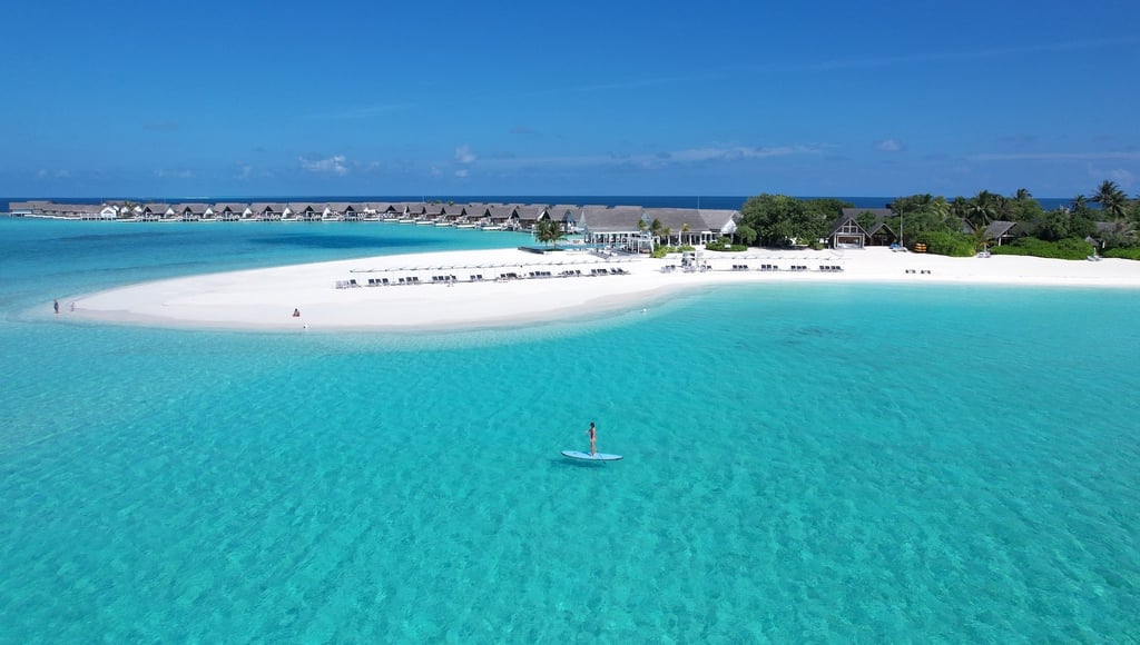 four seasons landaa giraavaru beach