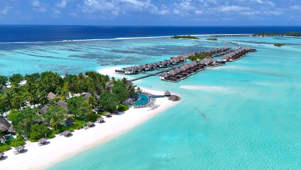 four-seaons-kuda-huraa-drone-view-island