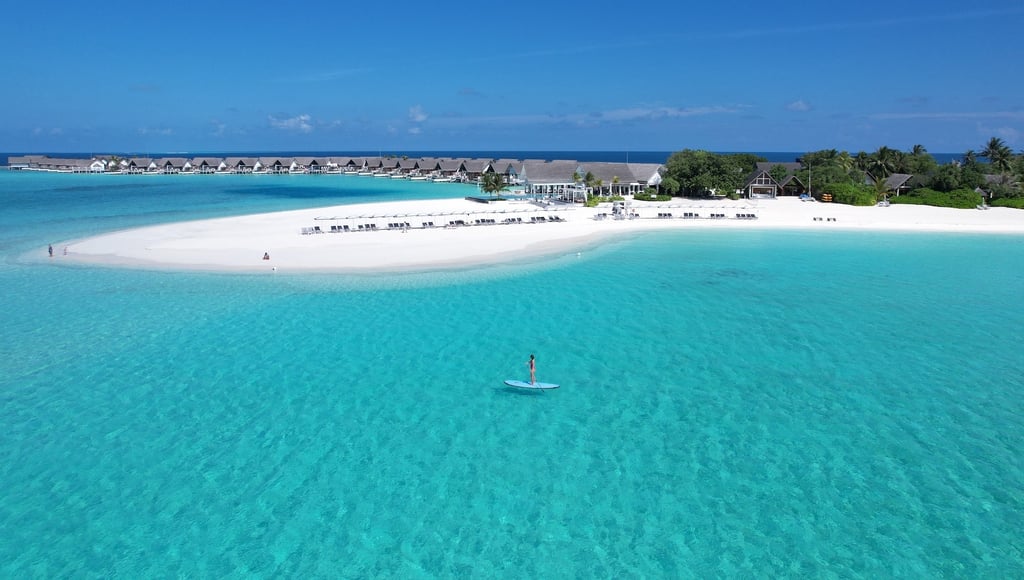 four seasons landaa giraavaru beach