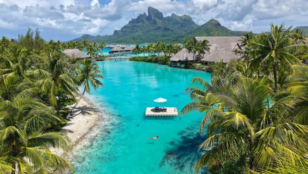 four-seasons-bora-bora-drone-floating-pontoon