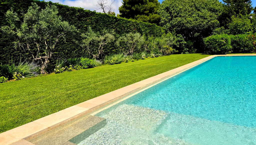 Entretien de jardin chez un particulier à Antibes