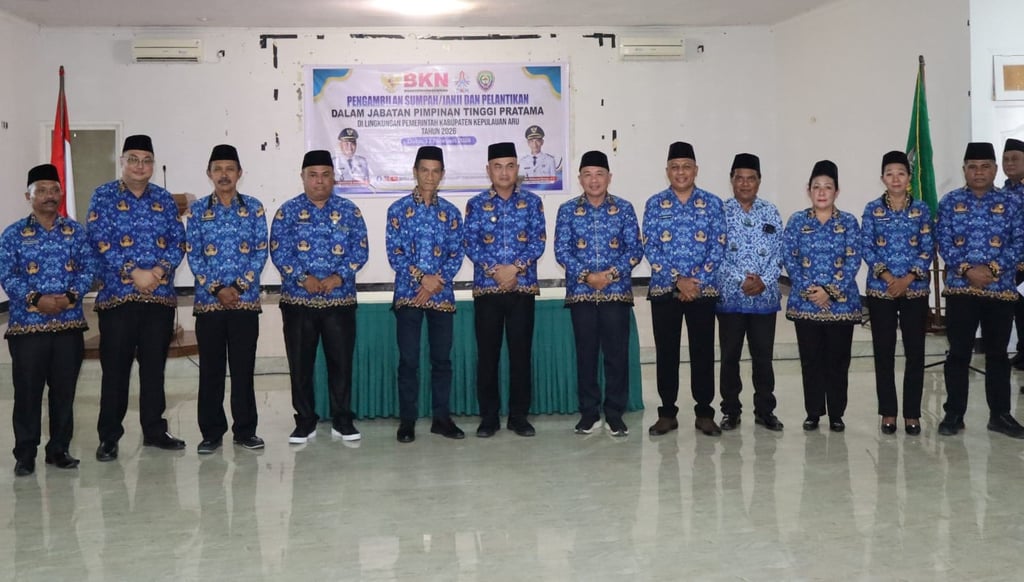 Bupati dan Wakil Bupati Aru