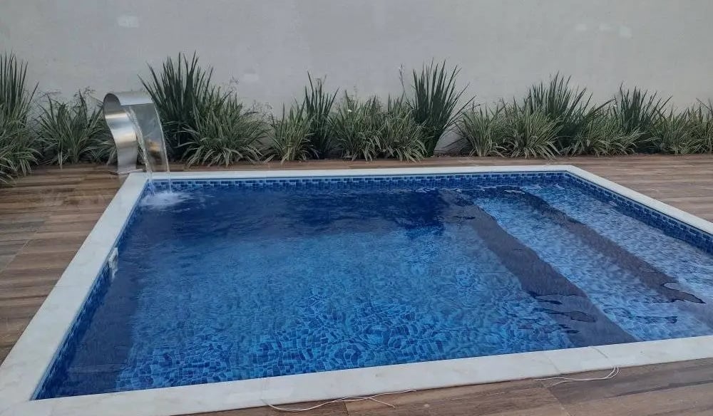 Kolam renang indah buatan dayanapool