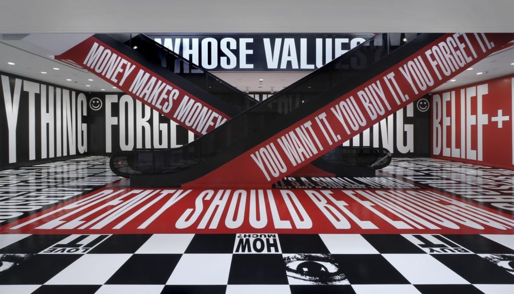 Barbara Kruger, grande parte do seu trabalho consiste em fotografias em preto-e-branco que são sobre