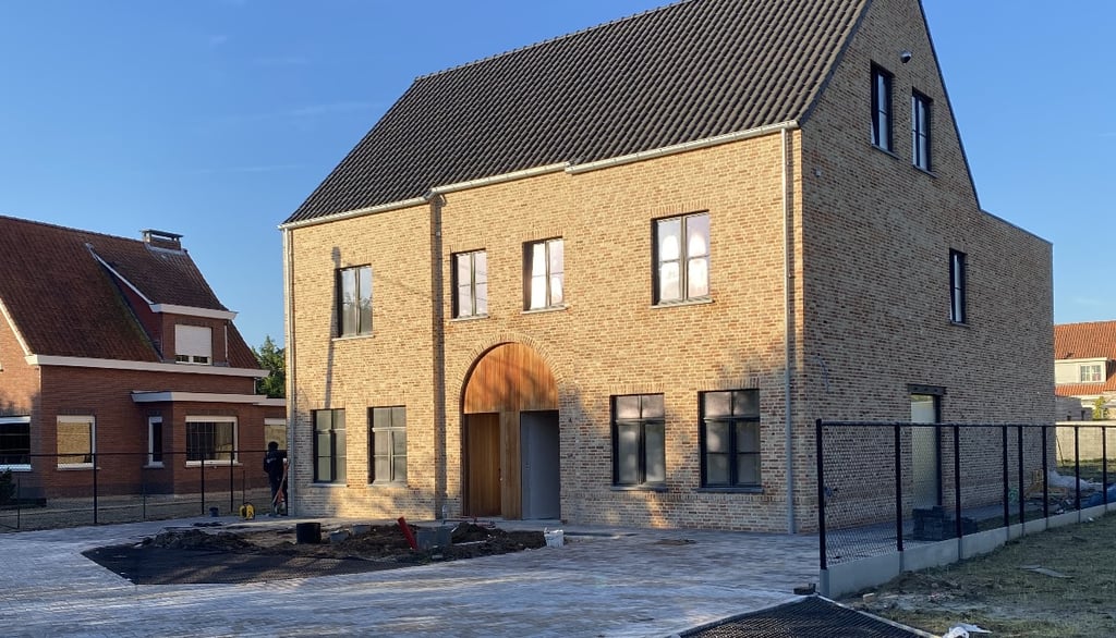 2 halfopen woningen met luxueuze afwerking