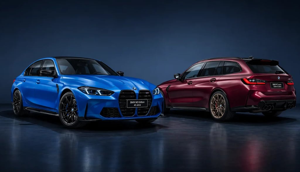 BMW M3 40 anos nas versões sedã azul e touring vermelho em estúdio com iluminação elegante