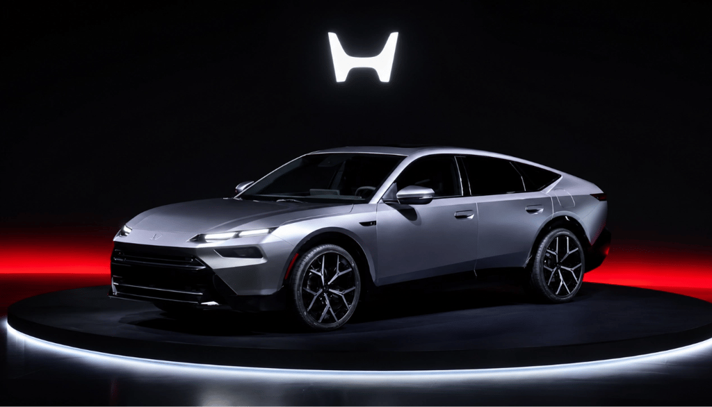 Honda revela fastback híbrido futurista que antecipa nova geração de carros da marca em 2026