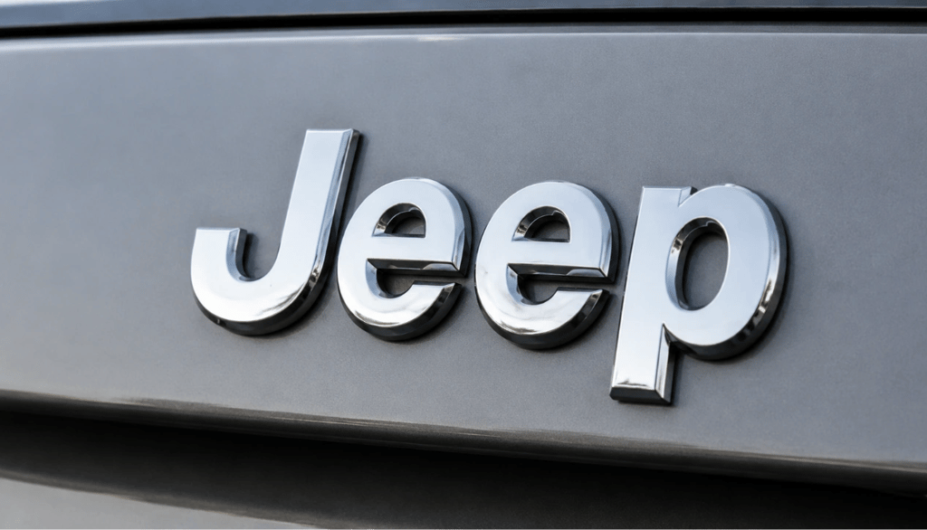 Logo da Jeep em SUV da Stellantis após acordo para produção de veículos na China