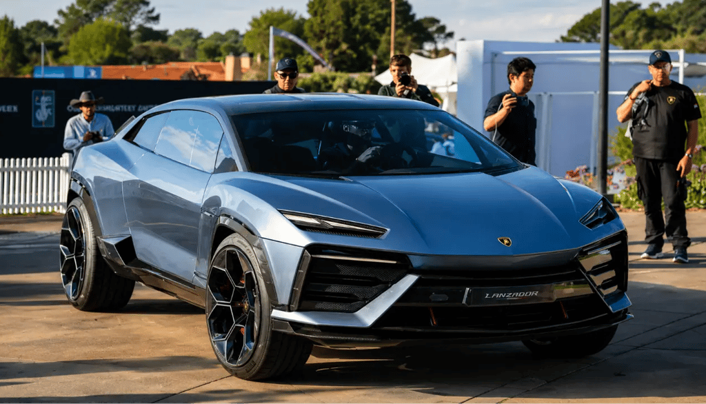 Lamborghini Lanzador Ultra-GT em exibição durante evento automotivo