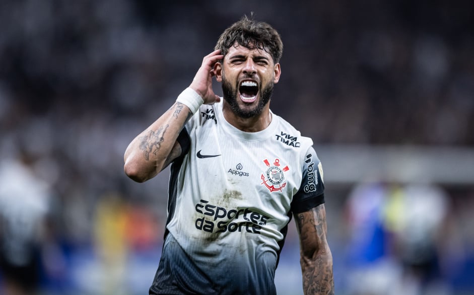 yuri alberto, jogador de futebol comemorando gol do corinthians 