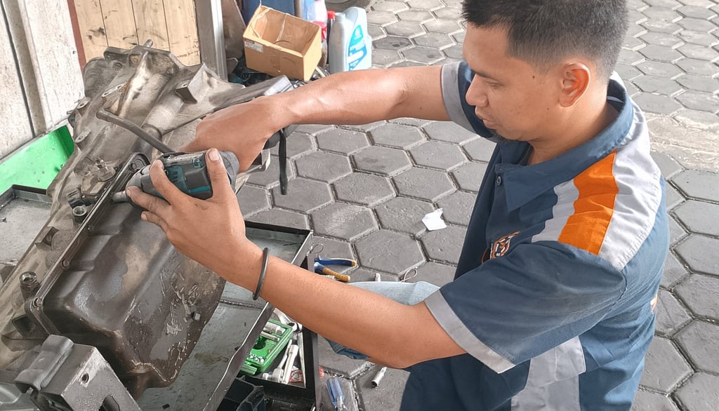 Mobil matic tidak bisa maju di bengkel UTE MATIC Bekasi 