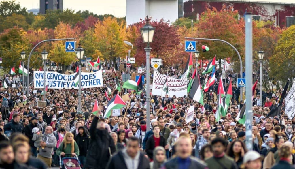 Berlin’s Night of Solidarity: 14,000 March for Palestine Amid Controversy