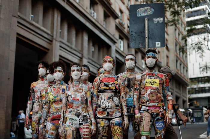 Coletivo artístico de um grupo de intervenção artística urbana