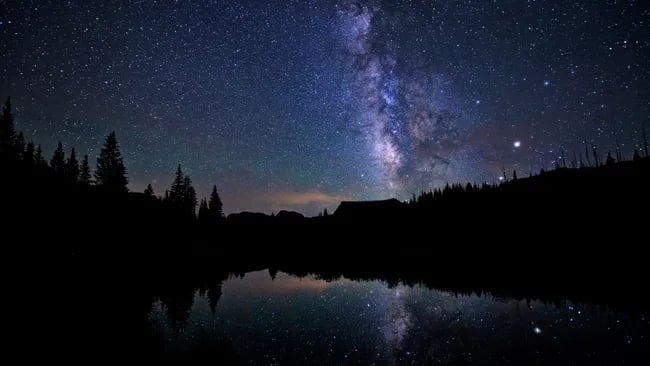 Lua Negra de Agosto 2025: O Que É, Por Que É Tão Rara e Como Aproveitar a Noite de Observação