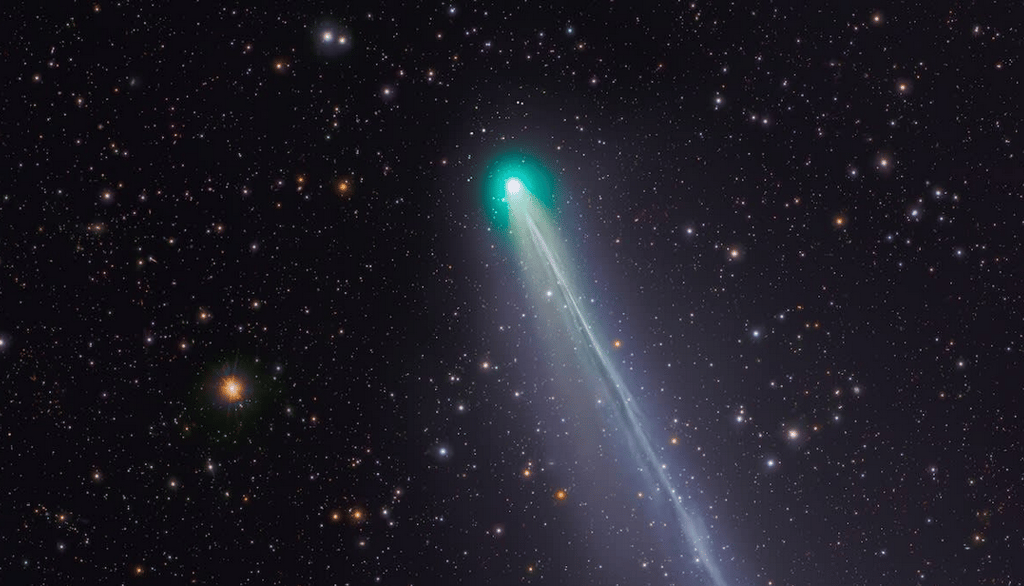 Cometa Lemmon retorna após 1.300 anos e poderá ser visto no céu nesta noite