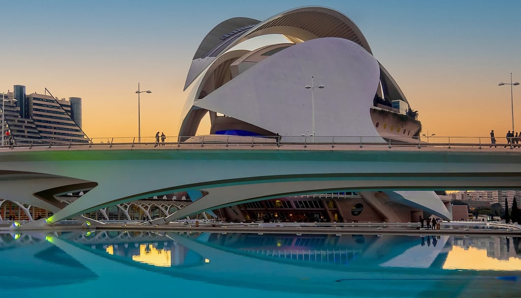 Ägora, palacio de las Artes Reina Sofía, un ejemplo de diseño arquitectónico. en VAlencia