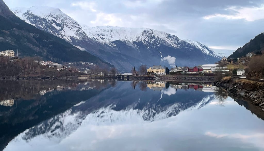 Vasstun and Hovden in Odda.