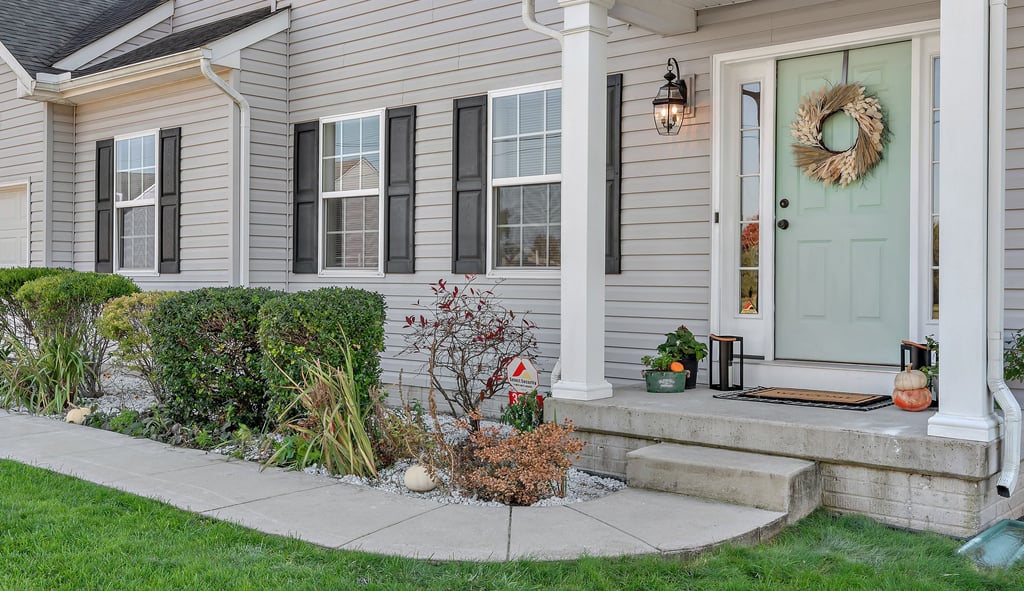 Staging Front Porch for Fall