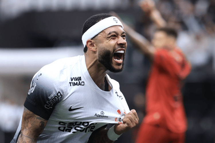 Menphis depay, a man with a white shirt and a white headband