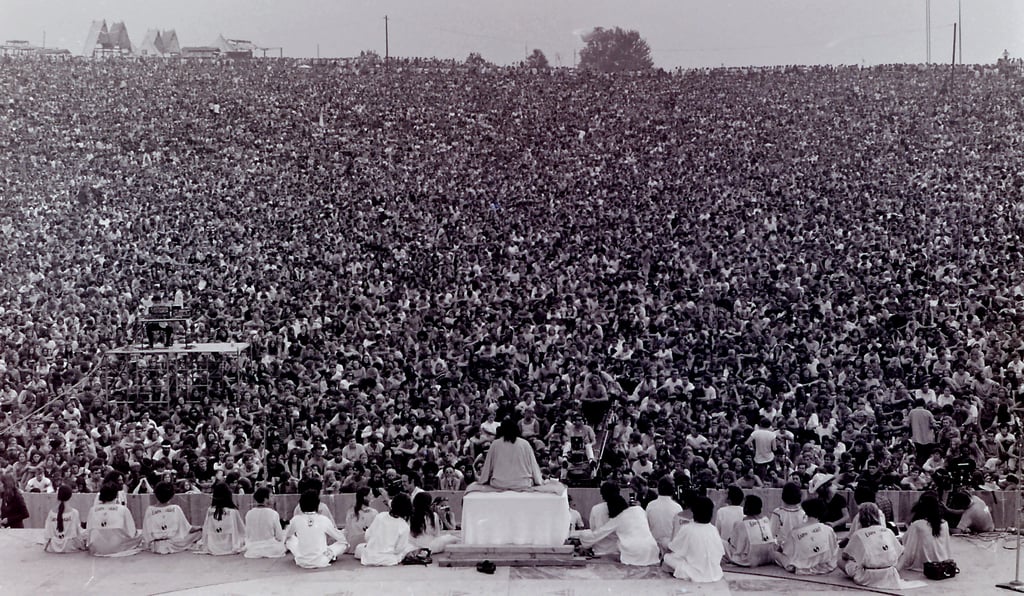 Discours inaugural de Swami Satchidananda au festival de Woodstock en 1969