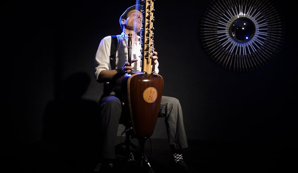 Jérôme De Cuyper spielt solo mit seiner Jazzy-Kora