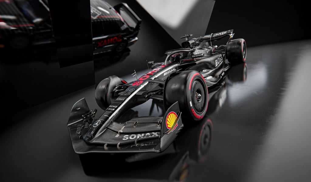 Diseño de livery de Mercedes F1 inspirada en la decoración de Mercedes en el DTM