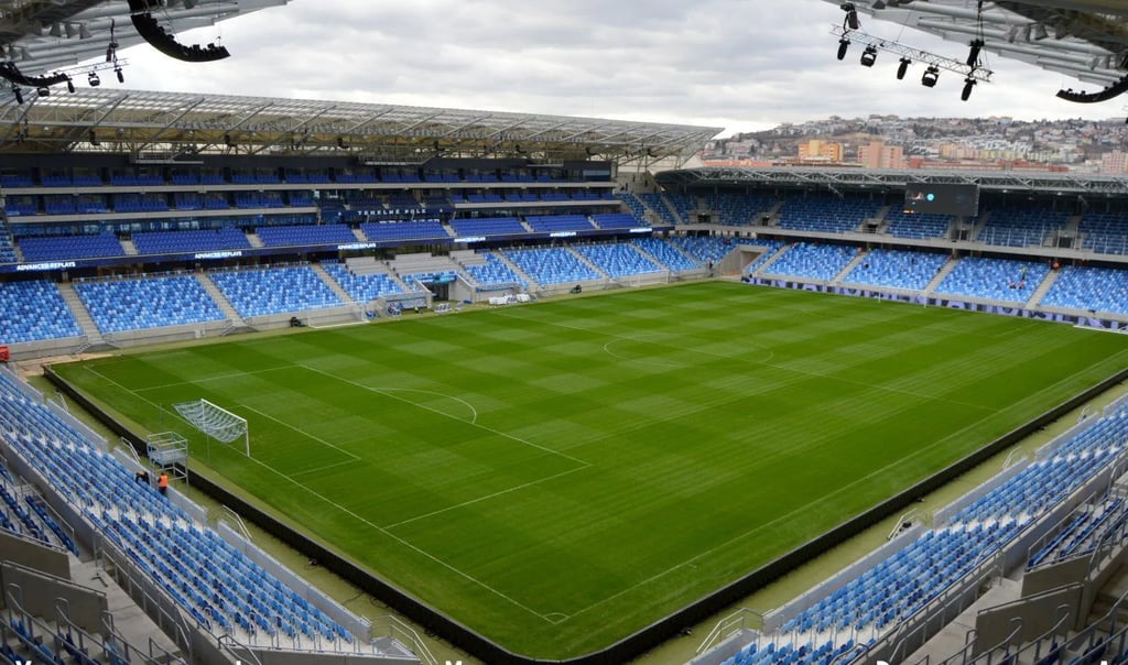 Vogelperspektive auf das Tehelné Pole Stadion in Bratislava – beeindruckende moderne Arena und Heimat von Slovan Bratislava
