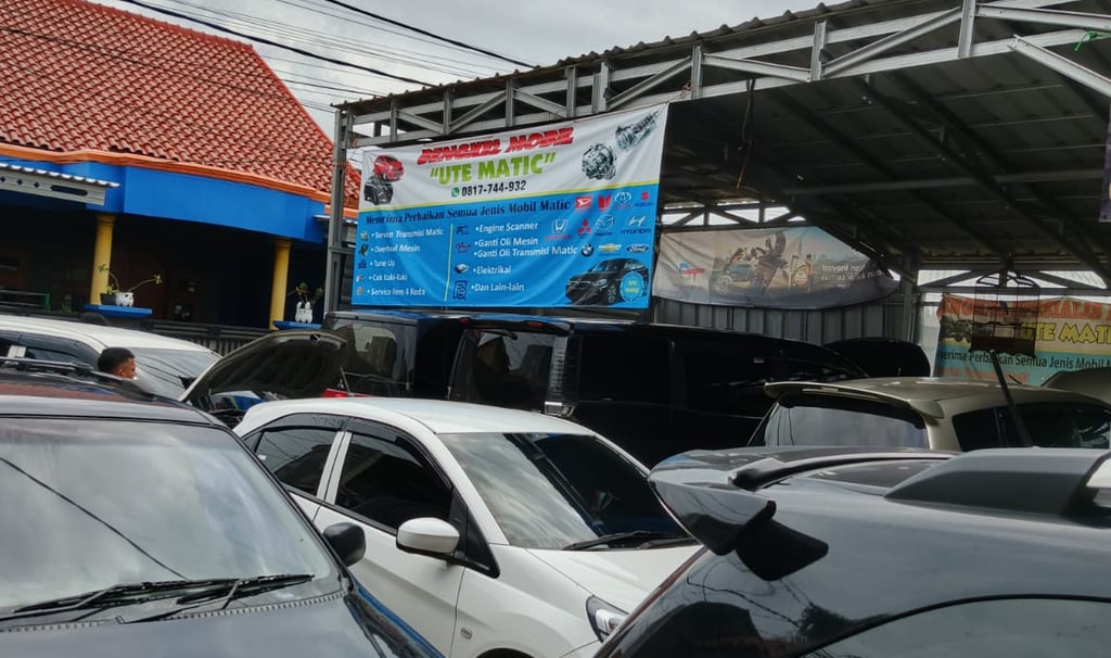 Bengkel spesialis mobil matic Bekasi