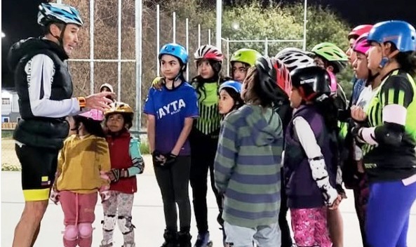 Flores estuvo al frente de escuelas de patín en otras ciudades del país.