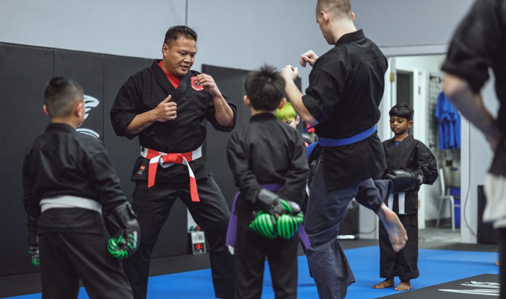 Treino de Hawaii Kempo para Perda de Peso: Como Emagrecer com Artes Marciais de Alta Intensidade