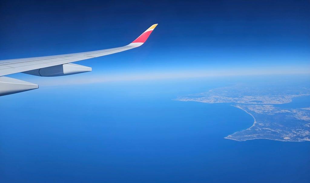 Foto tirada em uma de nossas viagens de avião, voltando da Europa para o Brasil