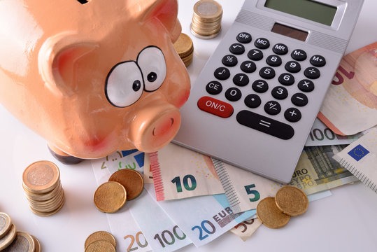 8imagem de um porquinho da poupança