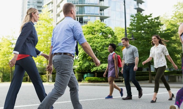 Precautions While Walking On The Streets During Travel
