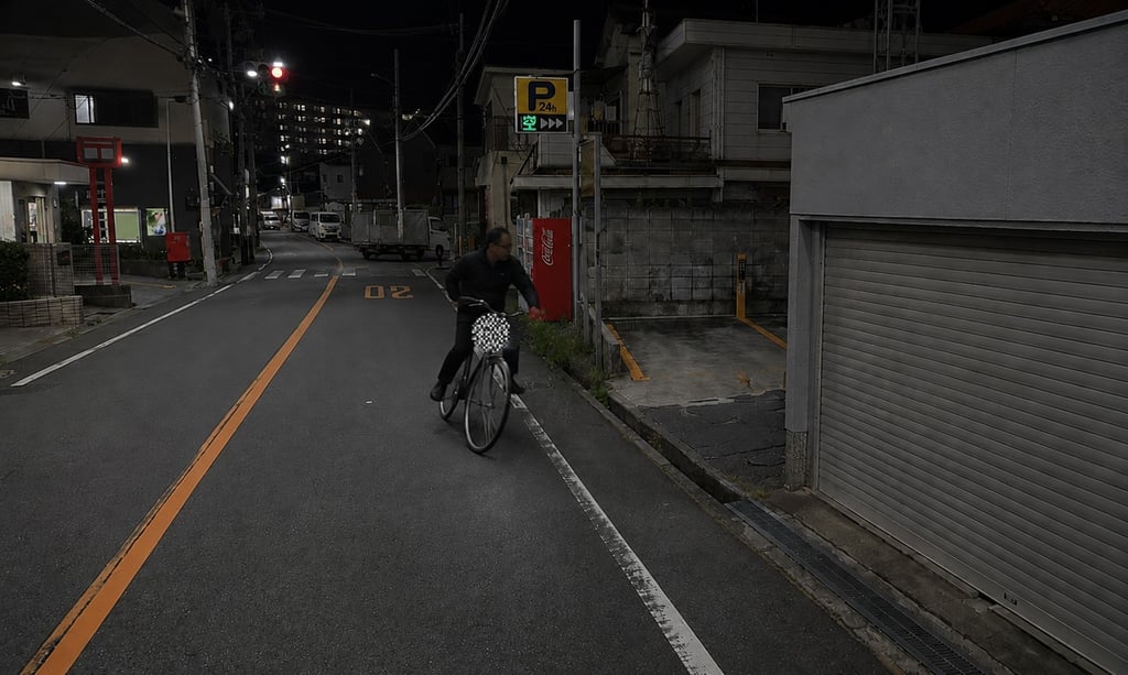 下半身露出して自転車を走行する男のイメージ画像|堺市のニュースならサカイタイムズ