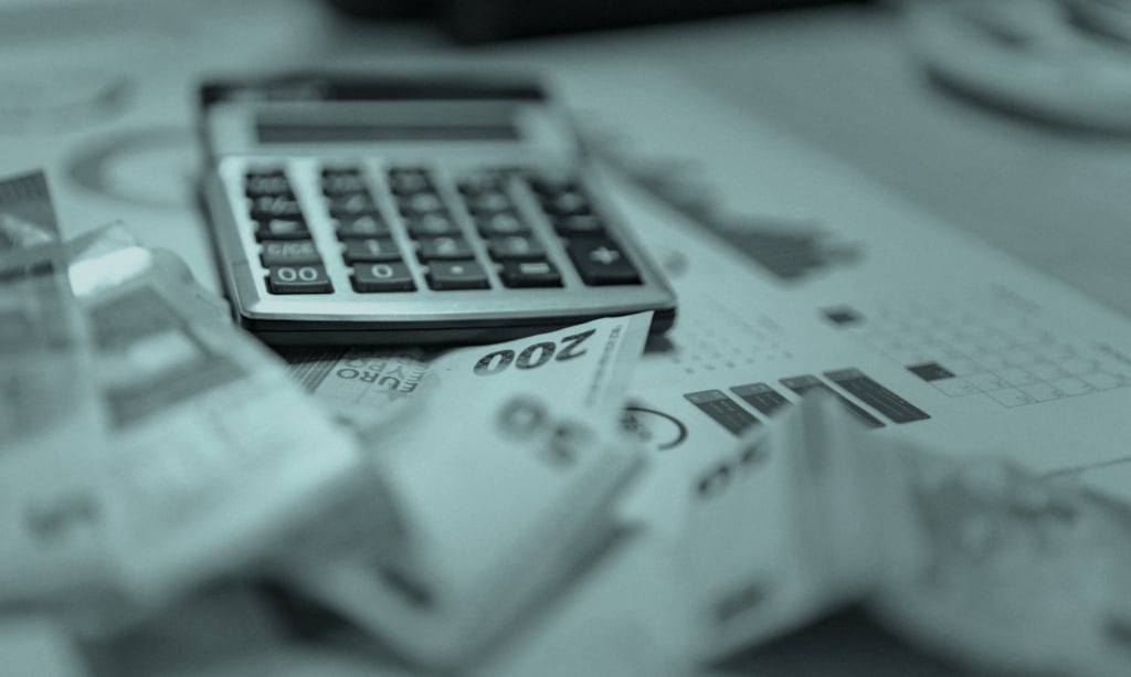 Sazinieties ar R|R Law and Finance, lai saņemtu konsultāciju par nodokļu optimizāciju un juridisko