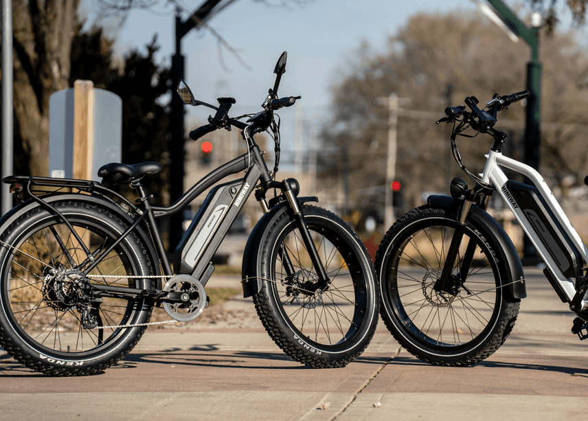 kaksi sähköpyörää