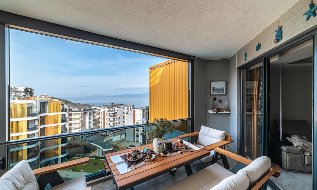 erkély beépítés automatikus üveg rendszerrel