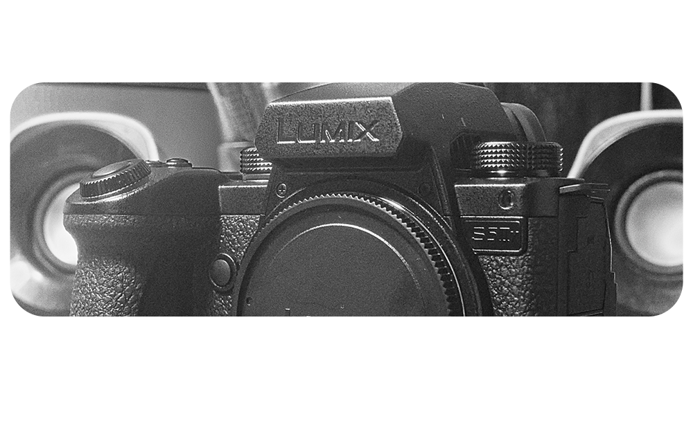 photo noir et blanc boitier caméra