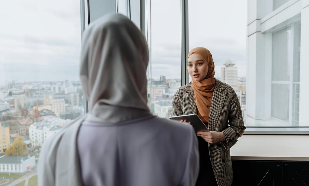 Complete guide to launching a hijab store in Romania. Source wholesale Turkish modest fashion 