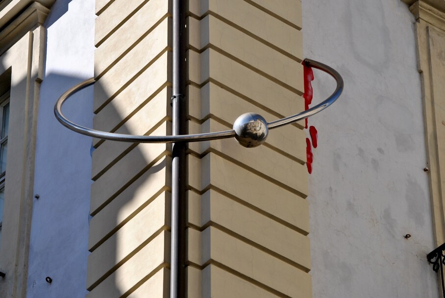 Stolen kissed by the Cliostraat group in central Torino